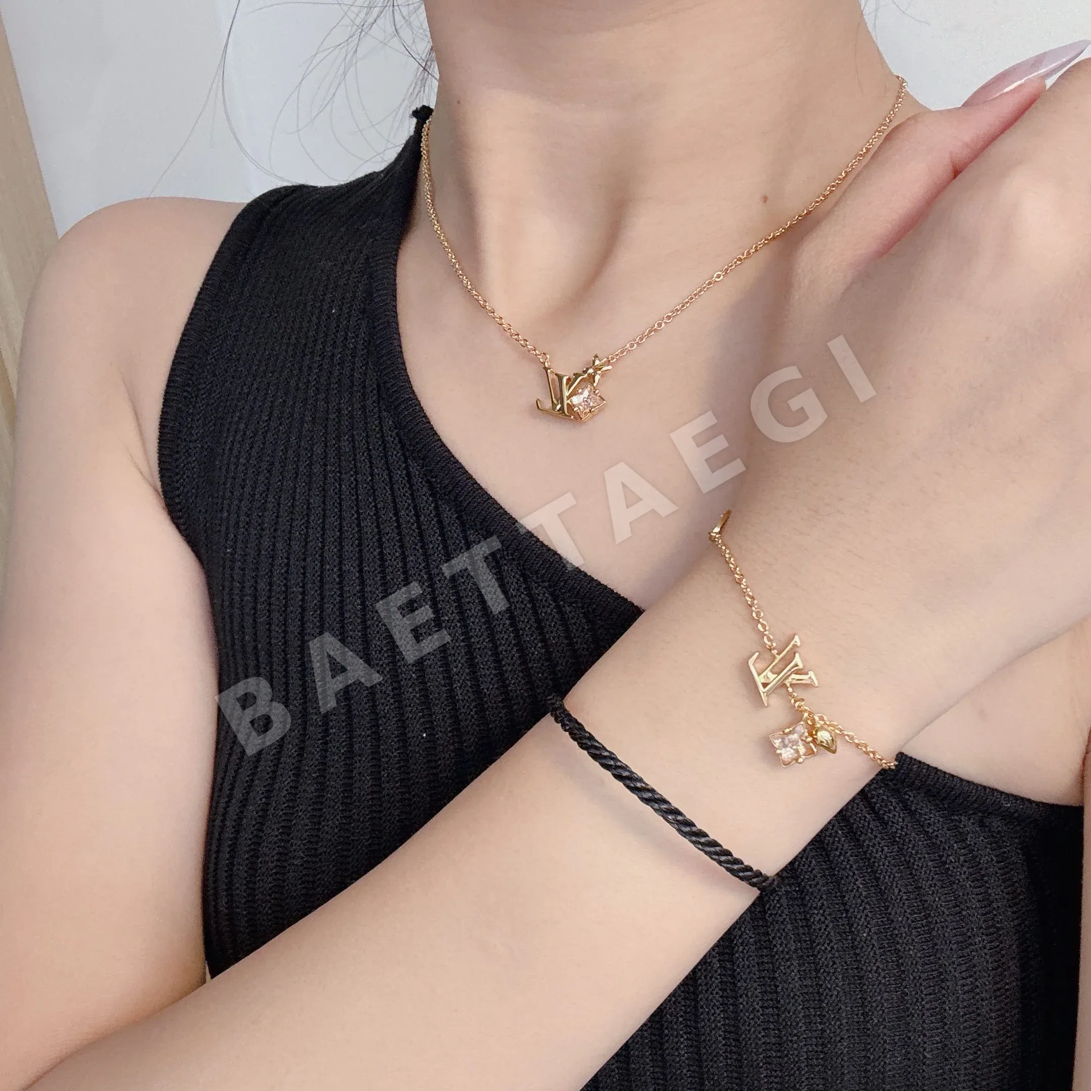 루이비통 목걸이 64113