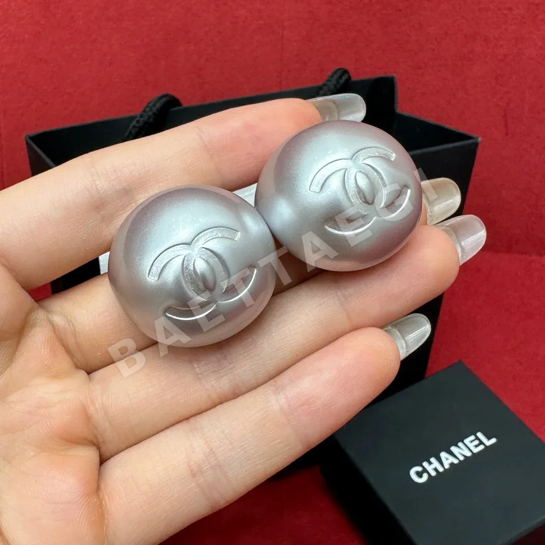 샤넬 진주 더블 C 스터드 귀걸이 179610