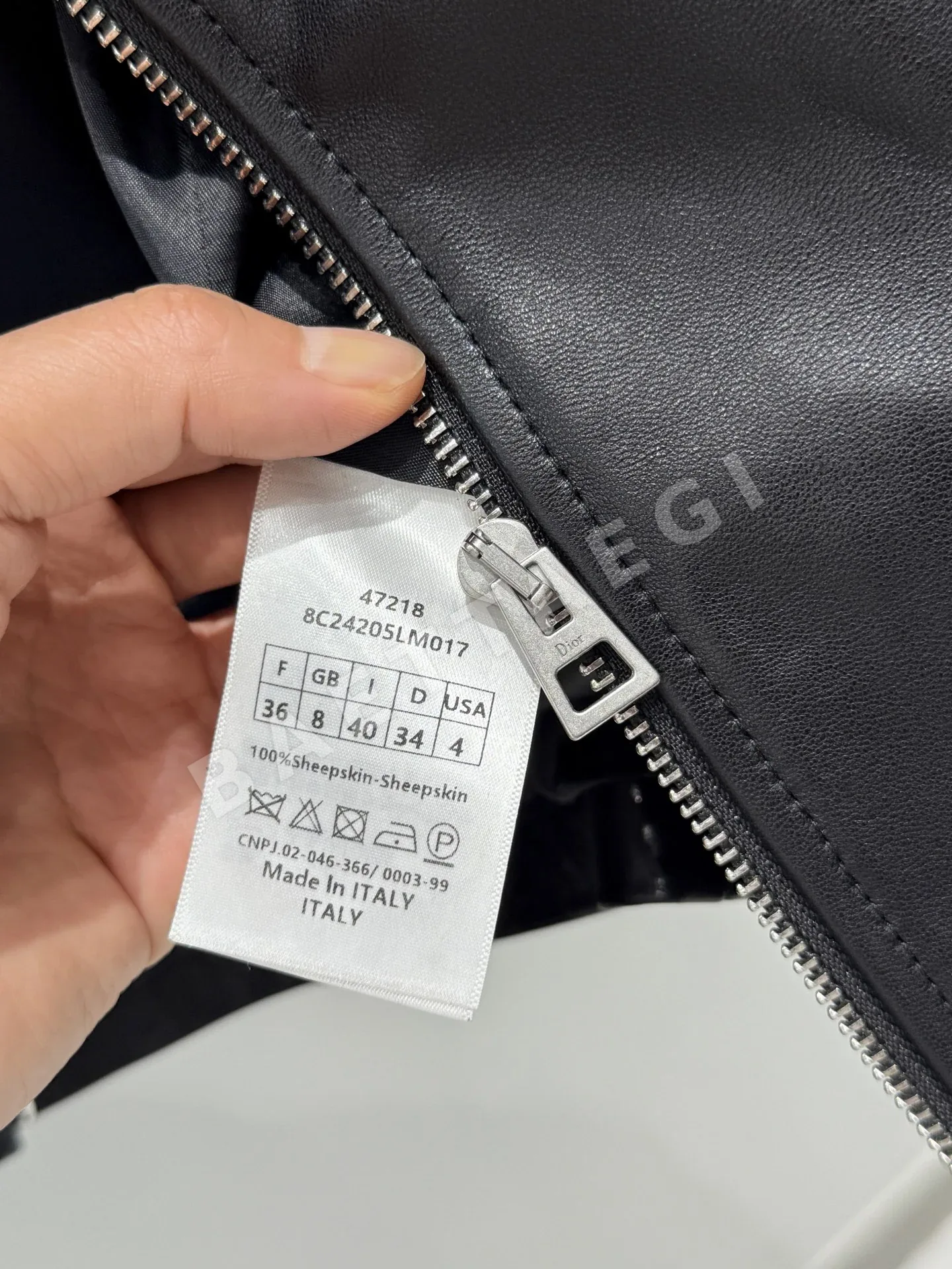 디올 드롭 숄더 크롭 가죽 자켓 상세 이미지 7