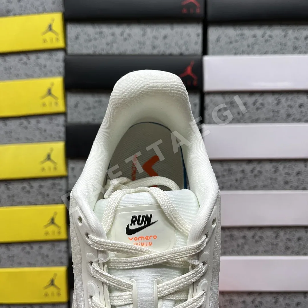 나이키 [CG] 보메로 프리미엄 IQ4035-100 201984 Nike Vomero Premium Sail Coconut Milk 상세 이미지 8