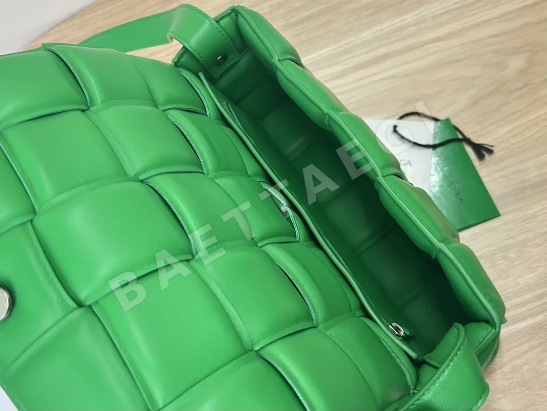 보테가베네타 카세트 스몰 가방 상세 이미지 5