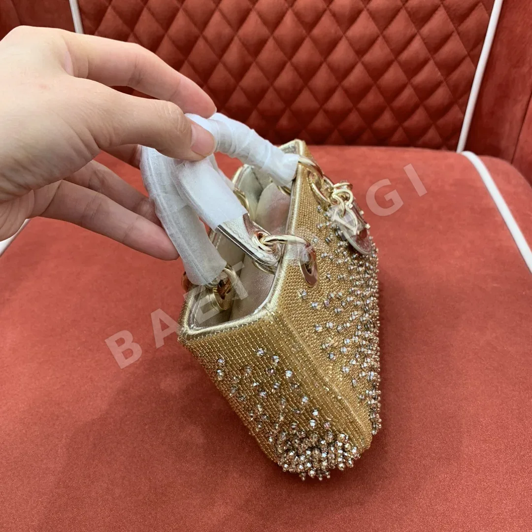 디올 레이디 D-조이 초미니 진주 자수 숄더백 상세 이미지 3