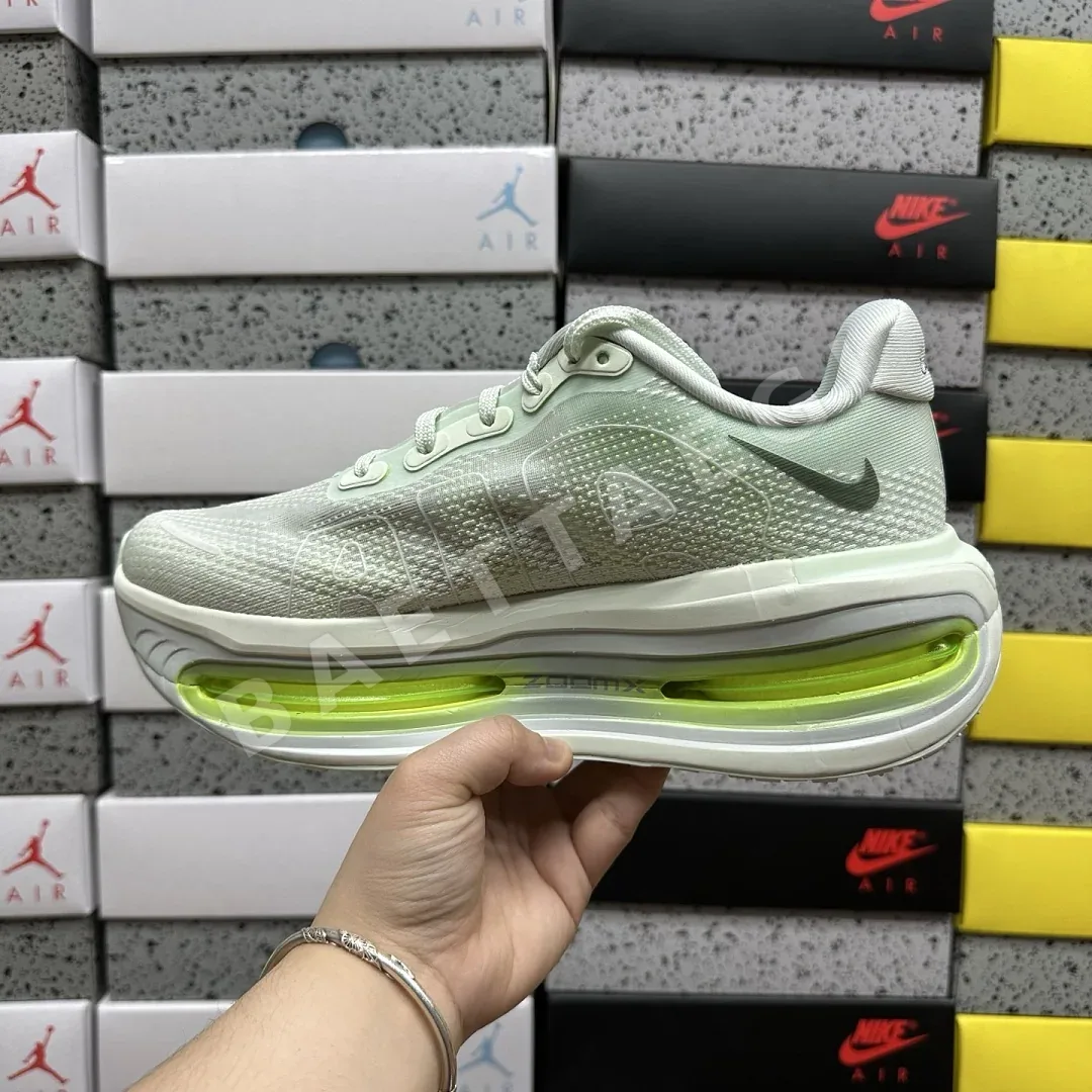 나이키 [M] 보메로 프리미엄 HQ2050-300 201657 Nike Vomero Premium Barely Volt 상세 이미지 2