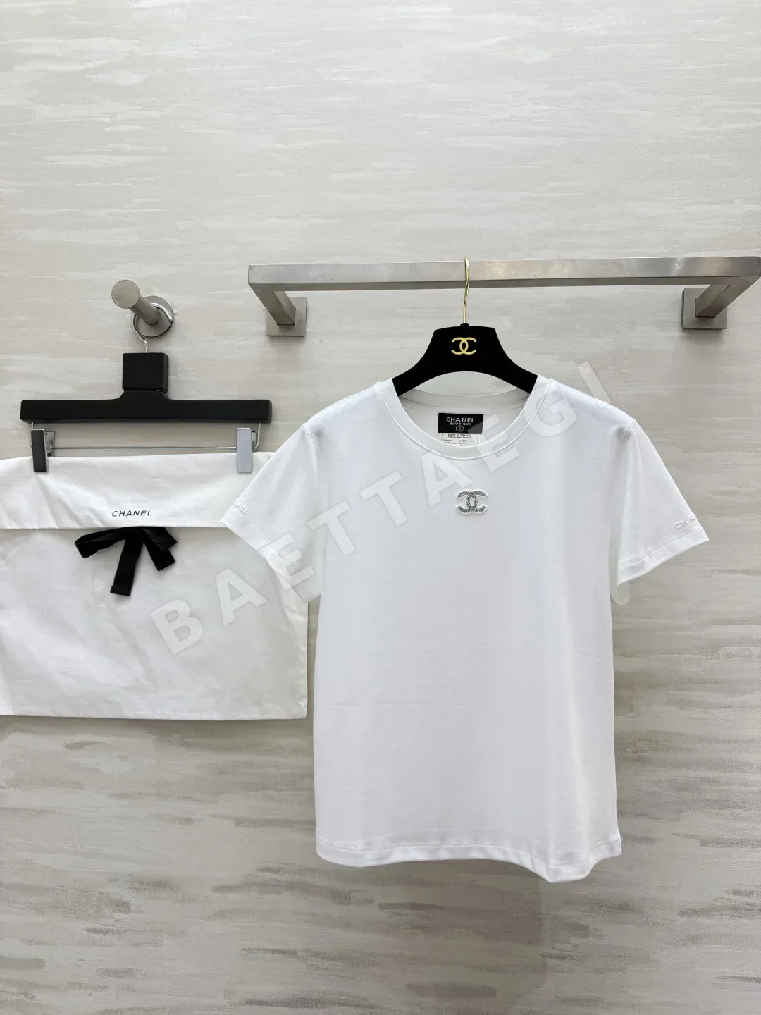 샤넬 더블 C 로고 반팔 티셔츠 182503