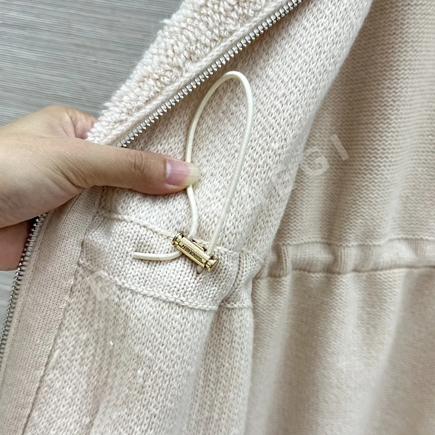 로로피아나 캐시미어 더블포켓 허리조임 여성 조끼 상세 이미지 6