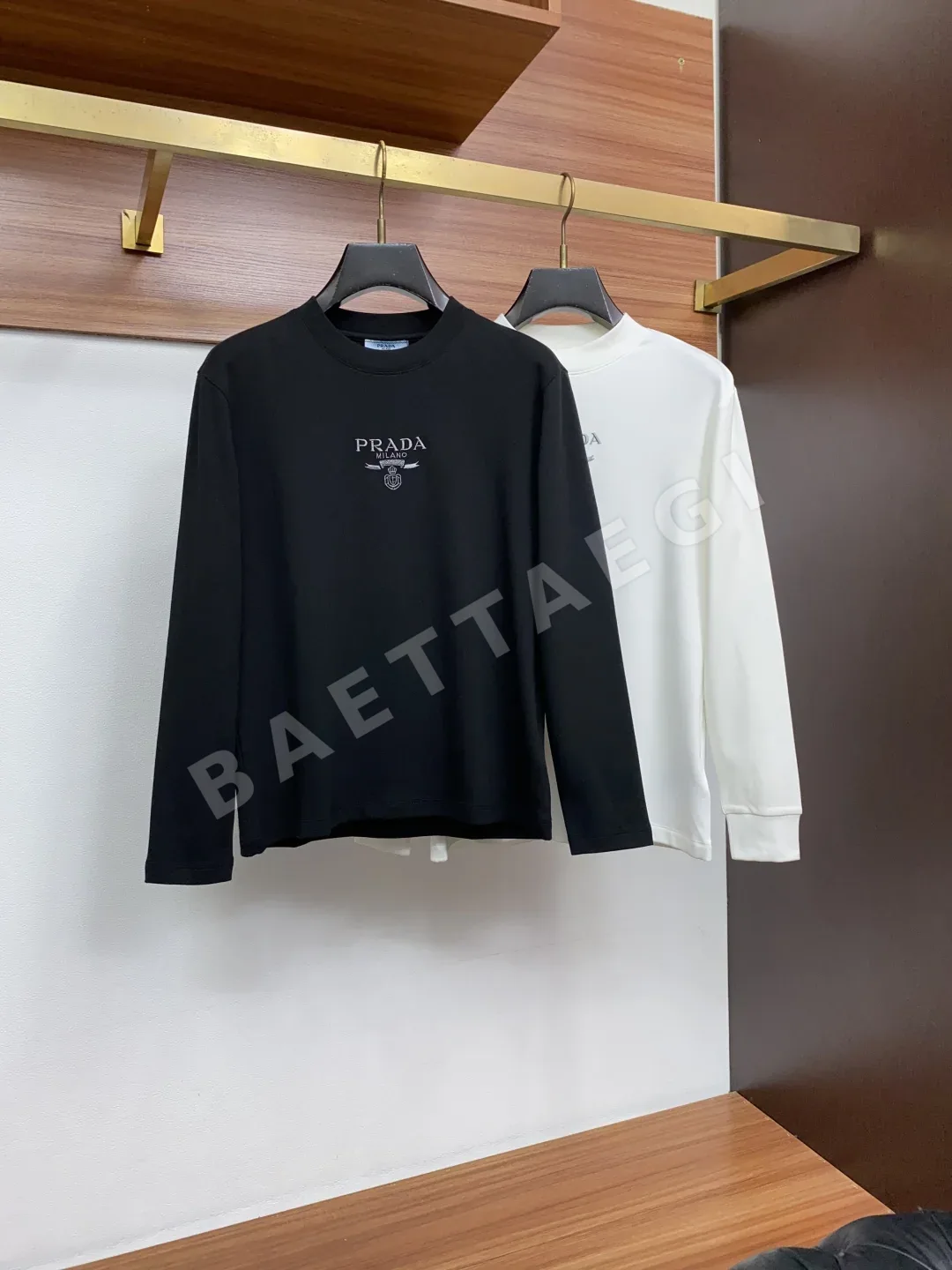 프라다 라운드넥 자수 긴팔 티셔츠 상세 이미지 8