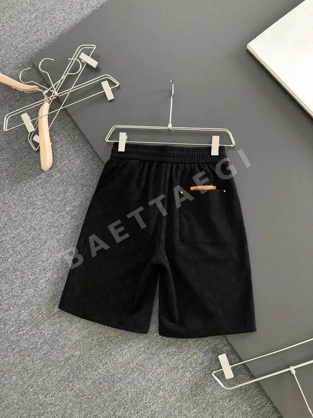 루이비통 남성 자수 반바지 상세 이미지 3