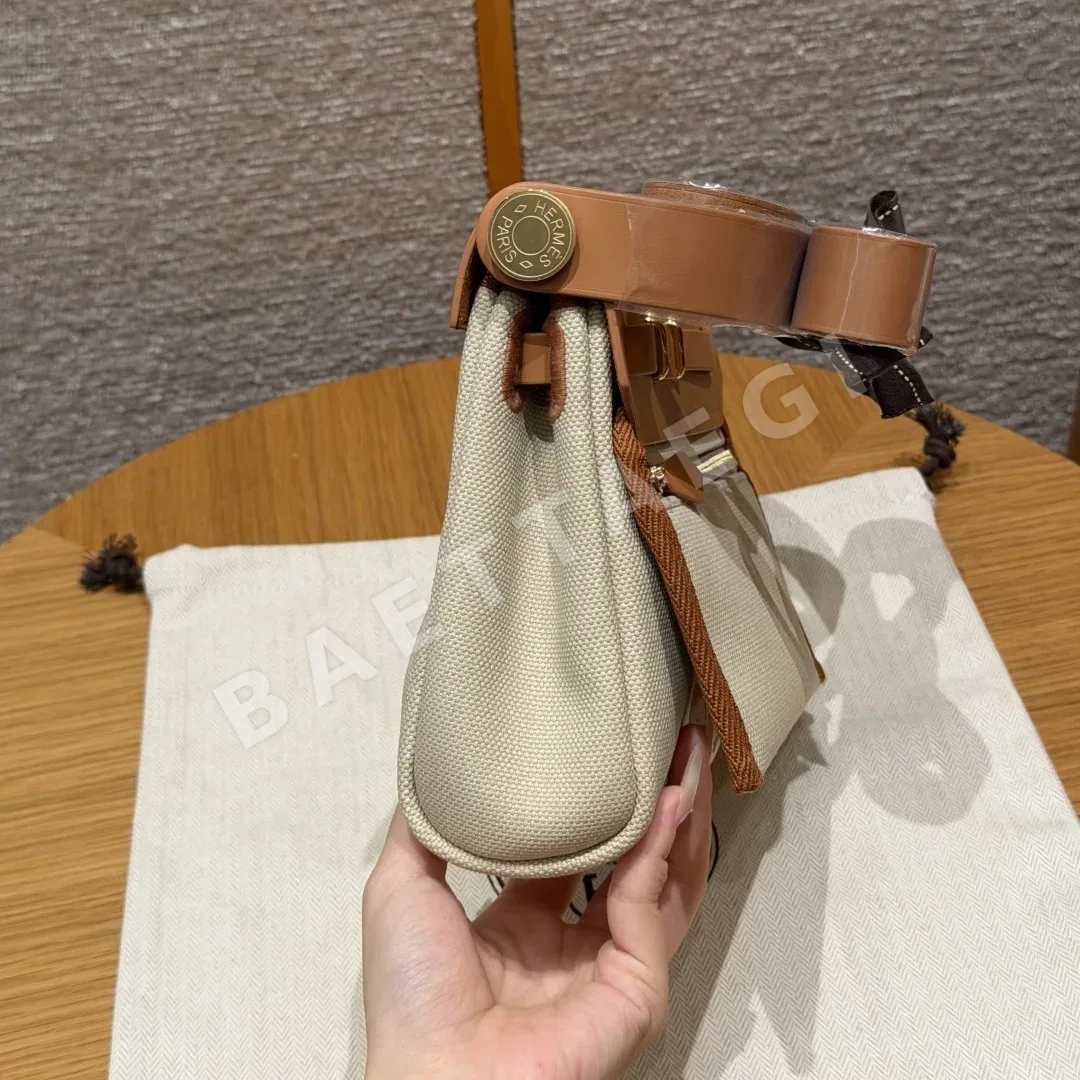 에르메스 하버 미니 가죽 지갑 상세 이미지 3