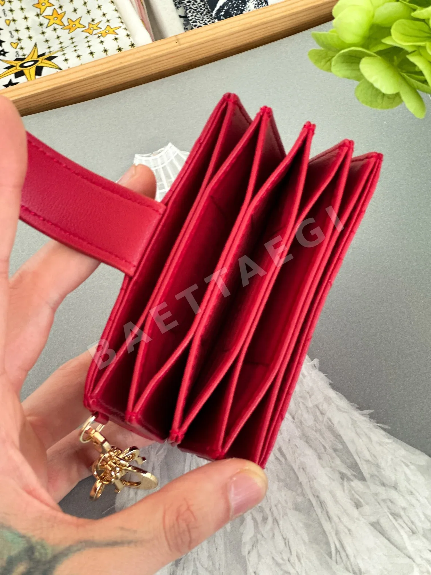 디올 아코디언 카드지갑 램스킨 상세 이미지 5