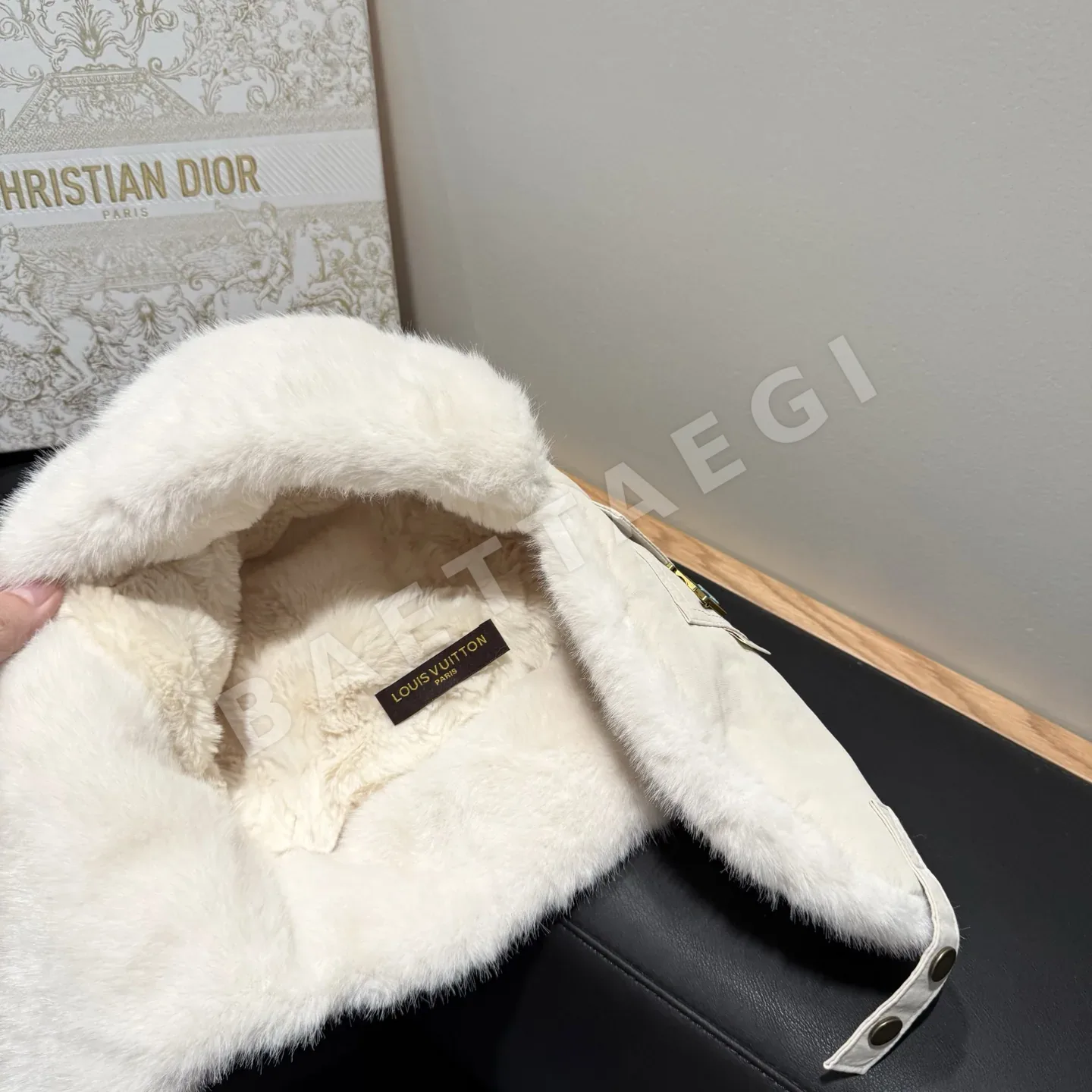 루이비통 플러시 방한 비행 모자 상세 이미지 9