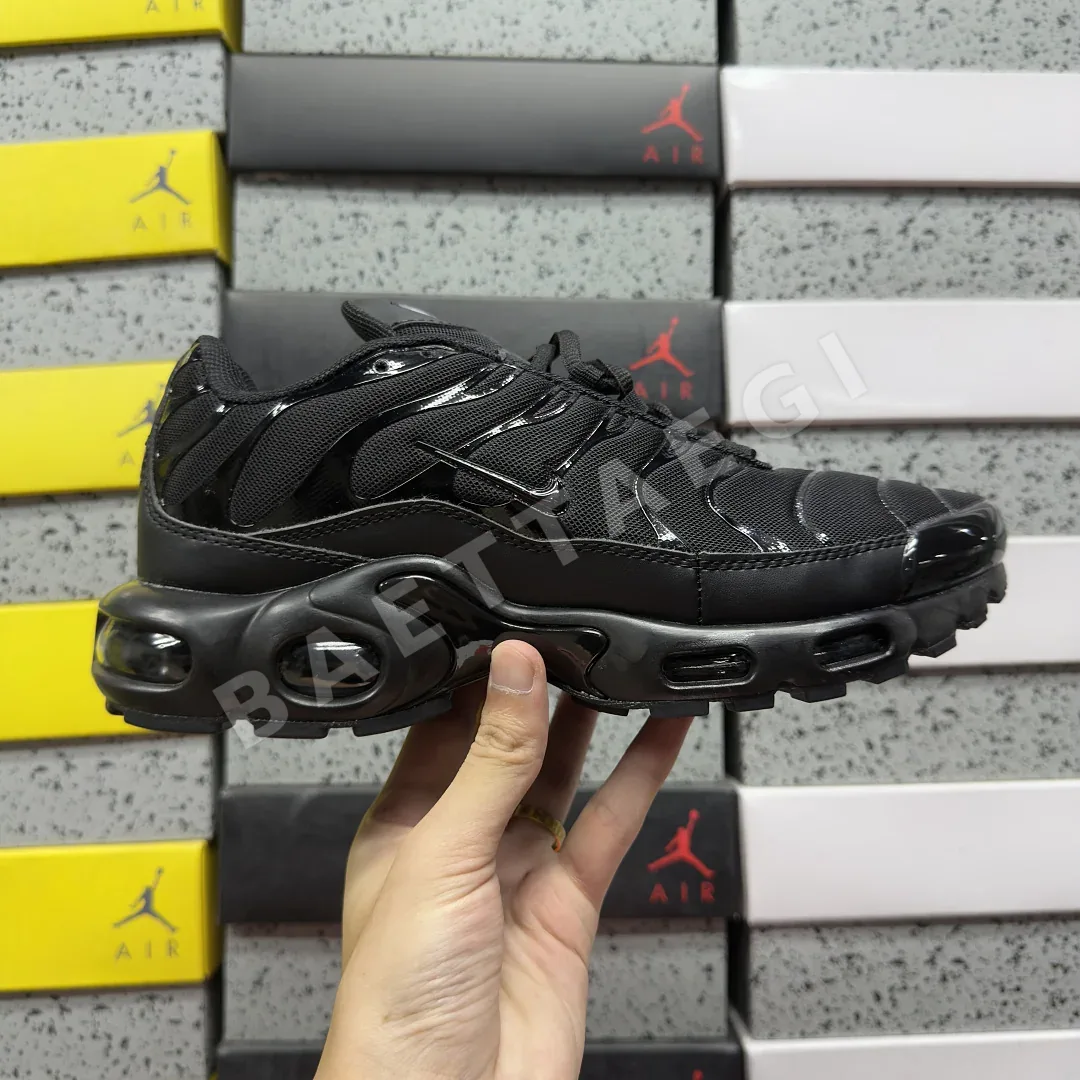 나이키 [BD] 에어 맥스 플러스 604133-050 201846 Nike Air Max Plus Triple Black 상세 이미지 2