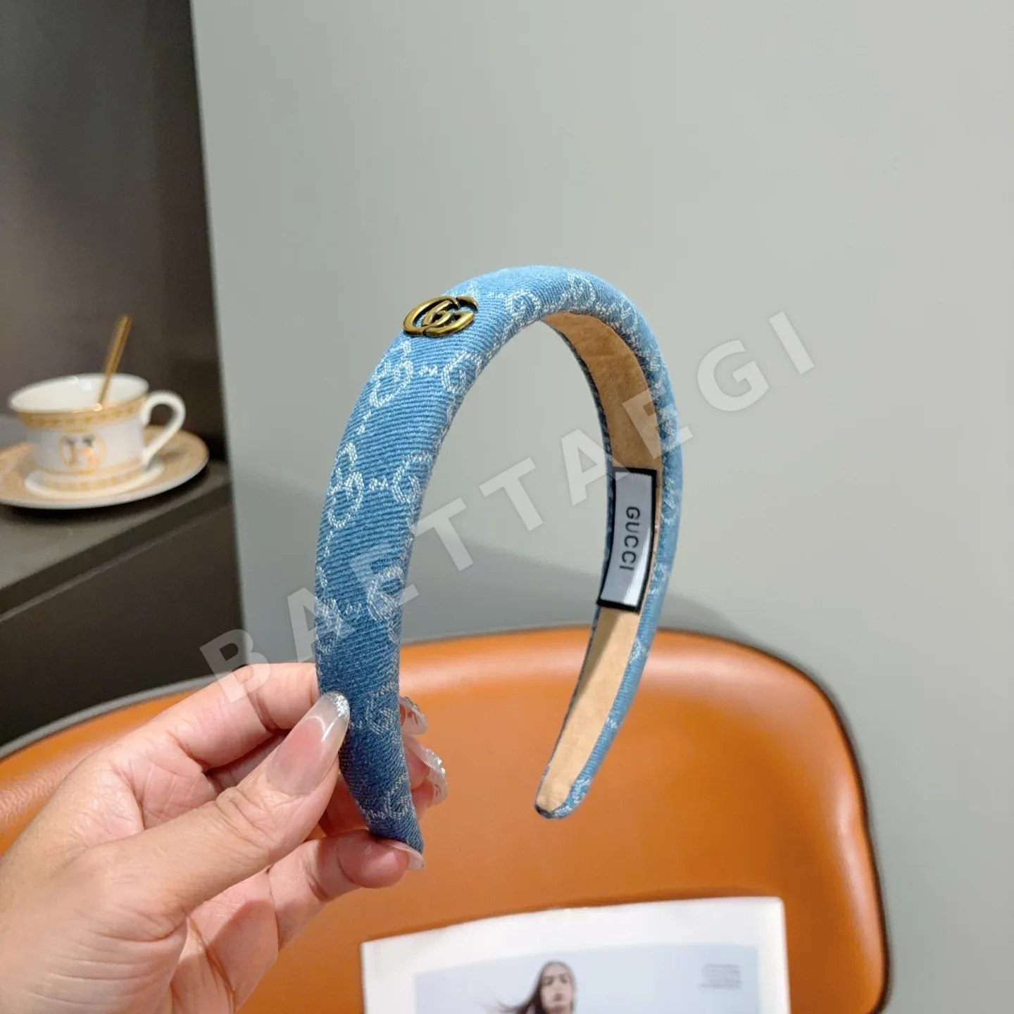 구찌 데님 모노그램 와이드 헤어밴드 상세 이미지 3