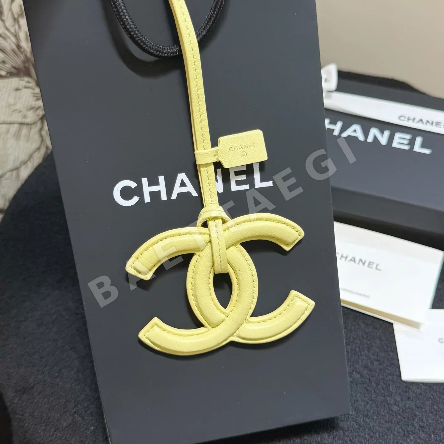 샤넬 램스킨 더블 C 로고 키링 상세 이미지 3
