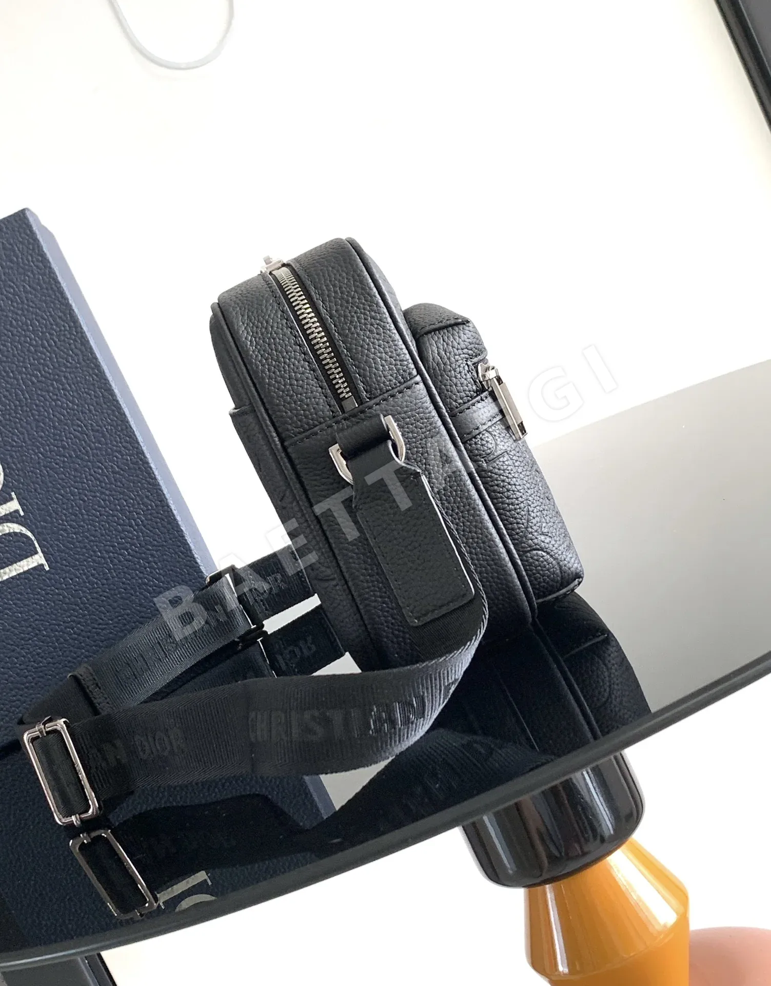 디올 라이더 2.0 지퍼 락 메신저 가방 상세 이미지 3