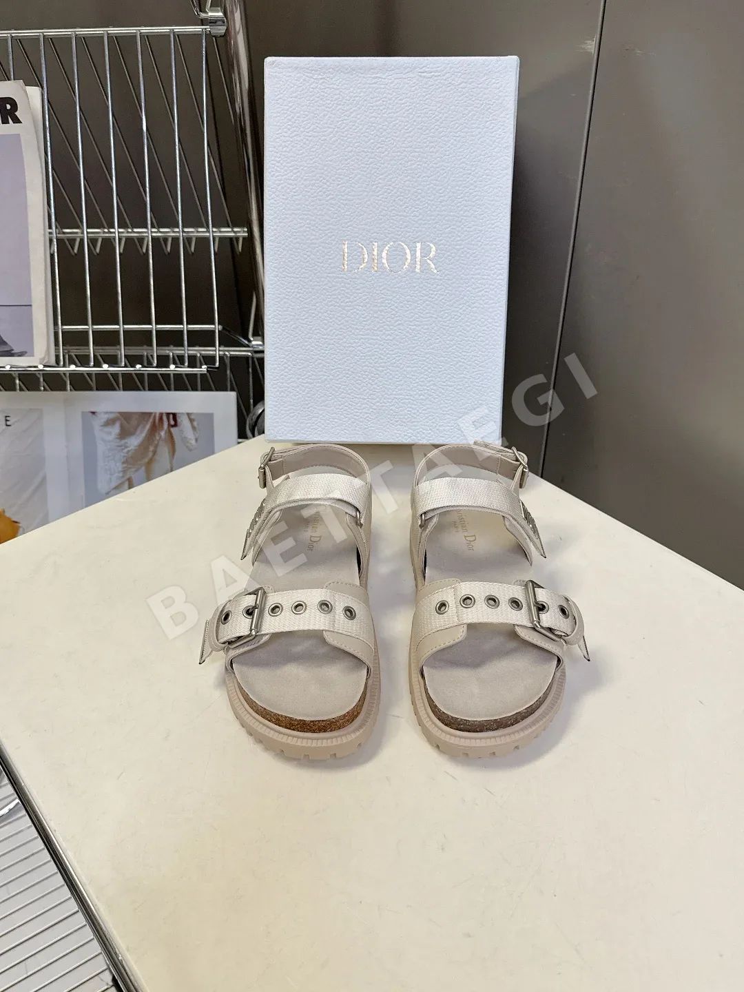디올 더블 버클 플랫폼 샌들 98404