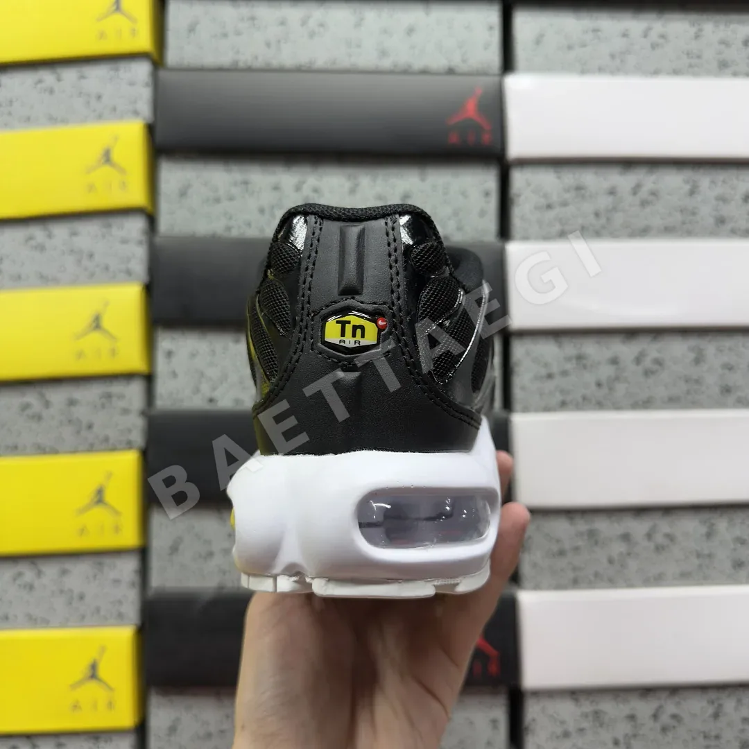 나이키 [BD] 에어 맥스 플러스 DM2362-001 201869 Nike Air Max Plus Black White 상세 이미지 4