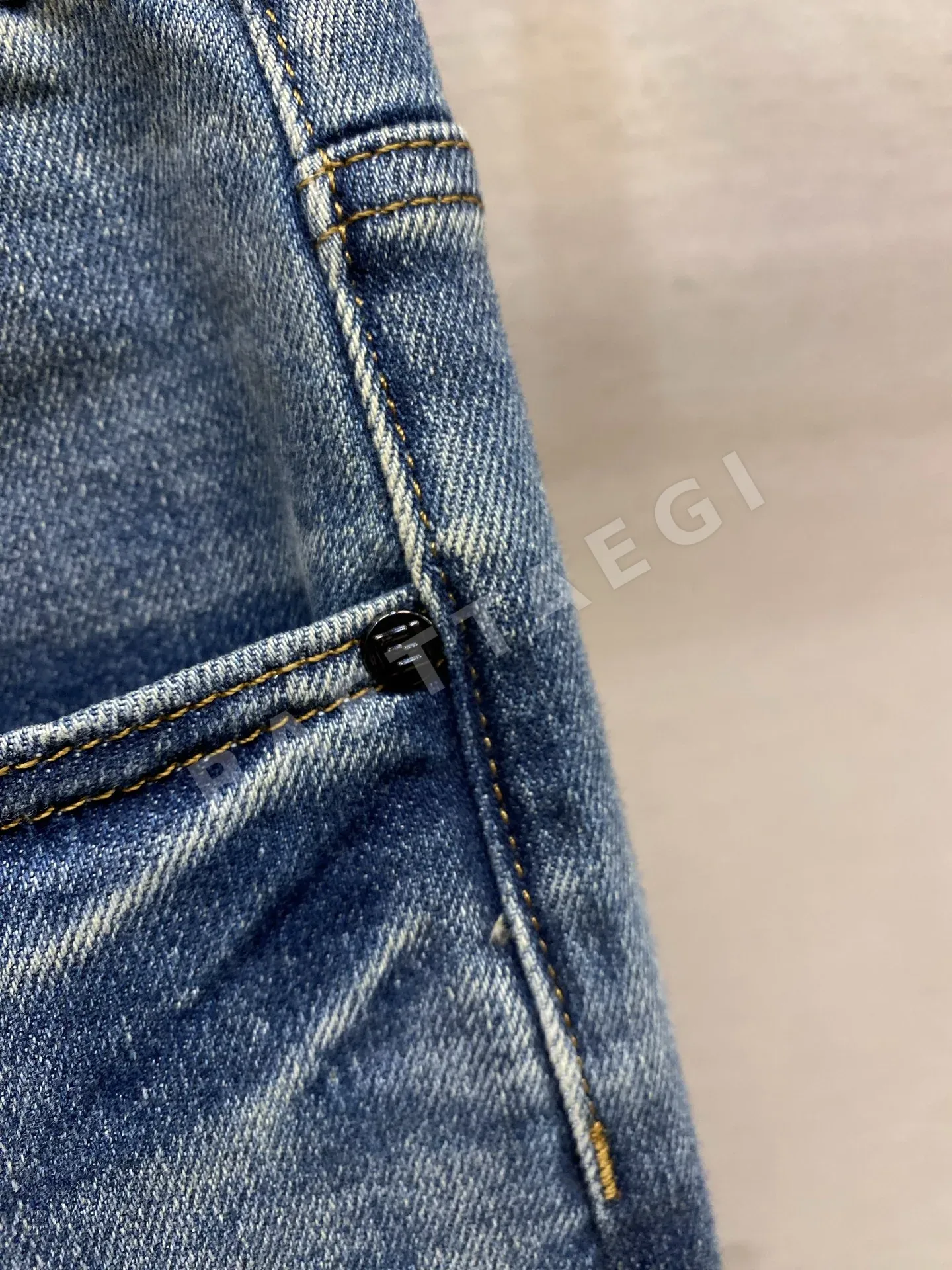 펜디 데님 자켓 상세 이미지 5