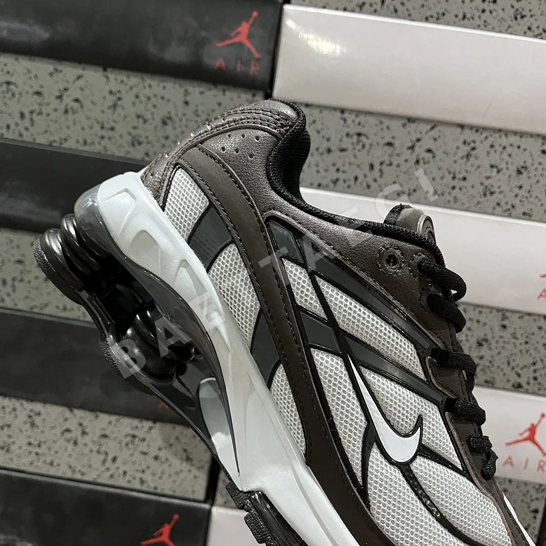 나이키 [WM] 샥스 IO4296-001 201501 Nike Shox Ride 2 Light Smoke Grey Black 상세 이미지 4