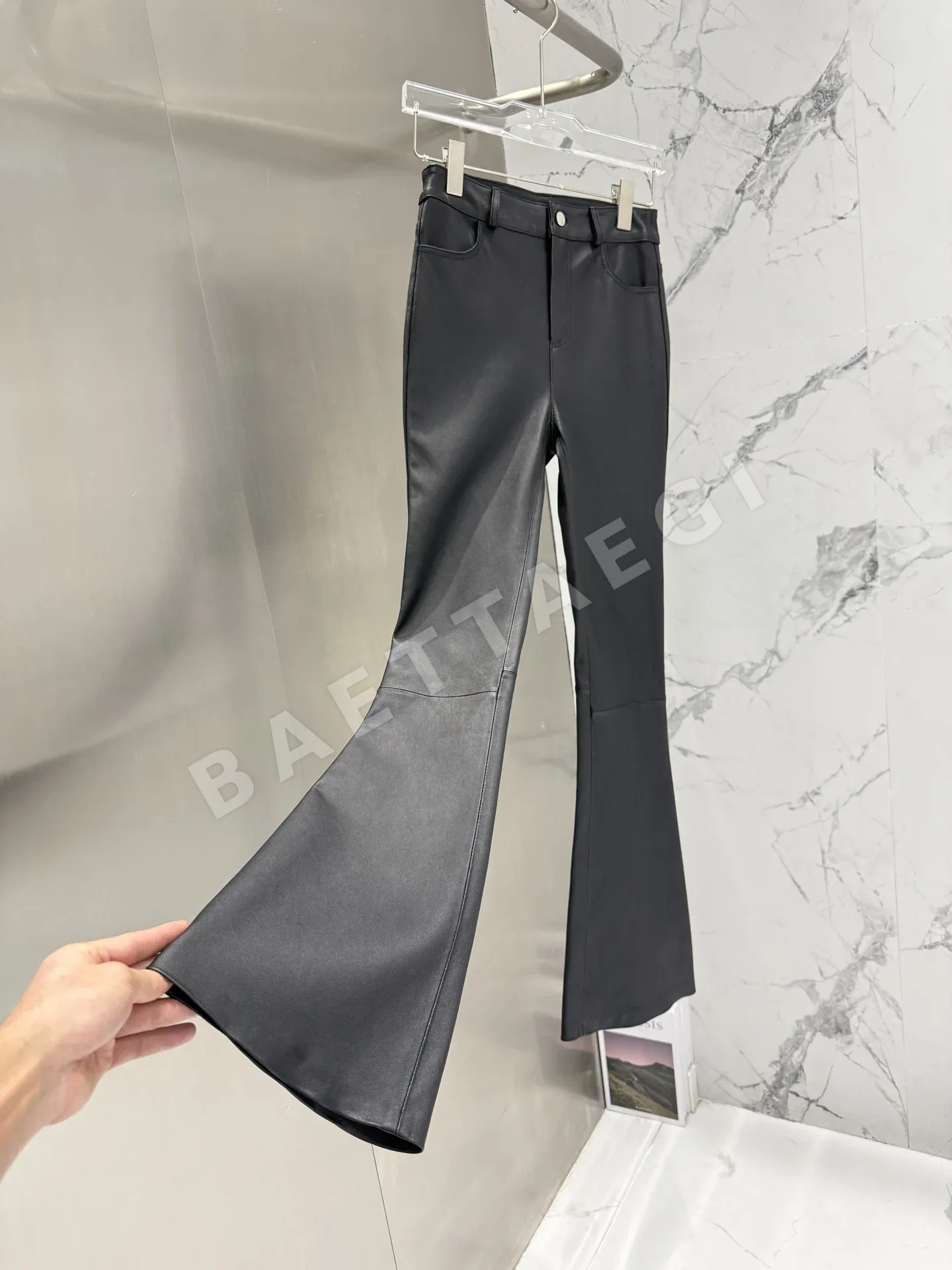 샤넬 램스킨 가죽 여성 바지 상세 이미지 5