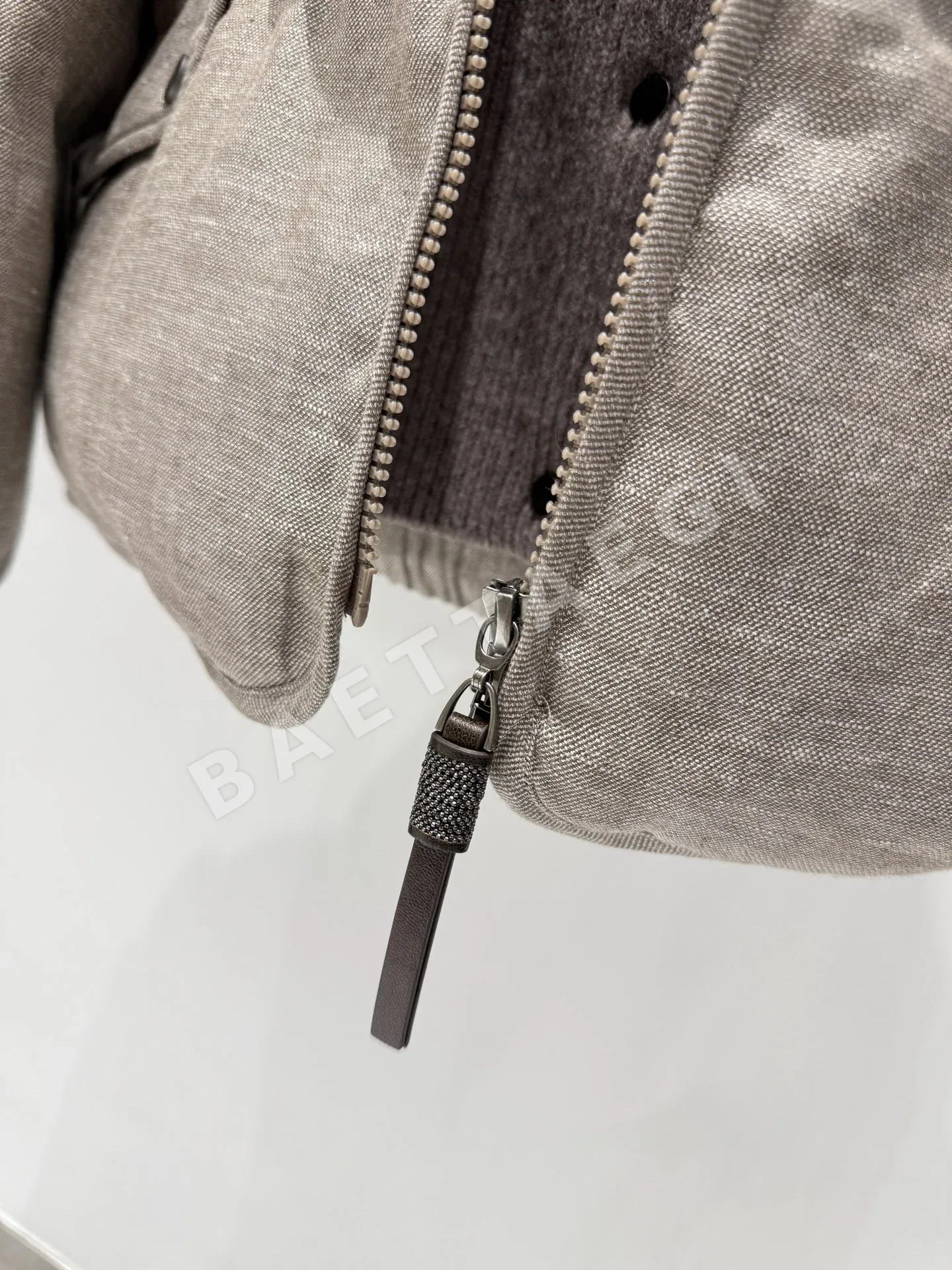브루넬로쿠치넬리 오트쿠튀르 공방(Métiers d'Art) 컬렉션 패딩 상세 이미지 8