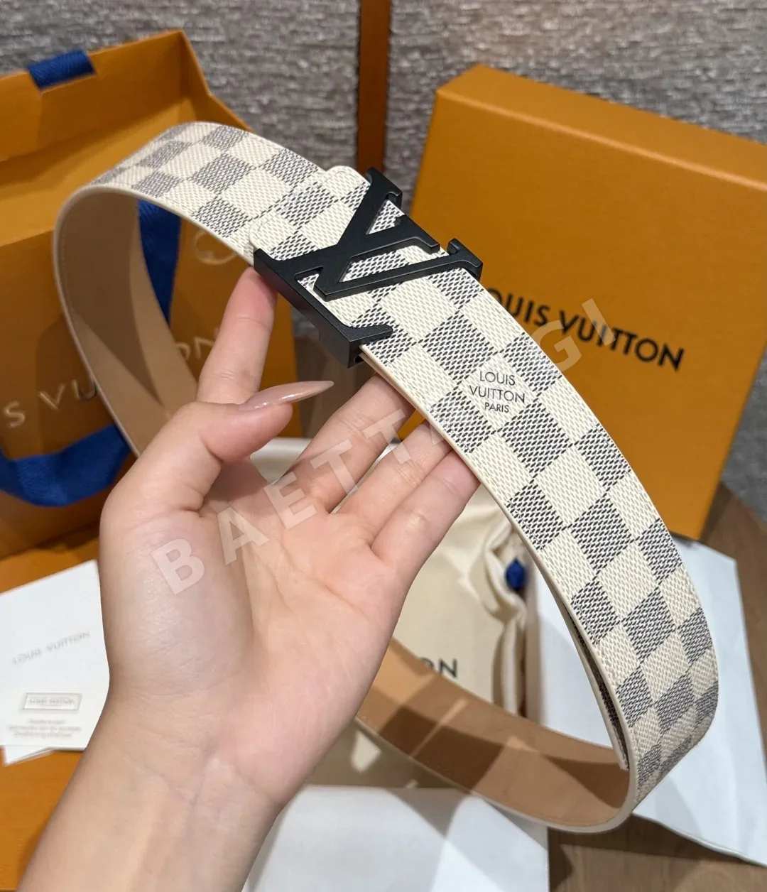 루이비통 이니셜 40mm 리버시블 벨트 상세 이미지 3