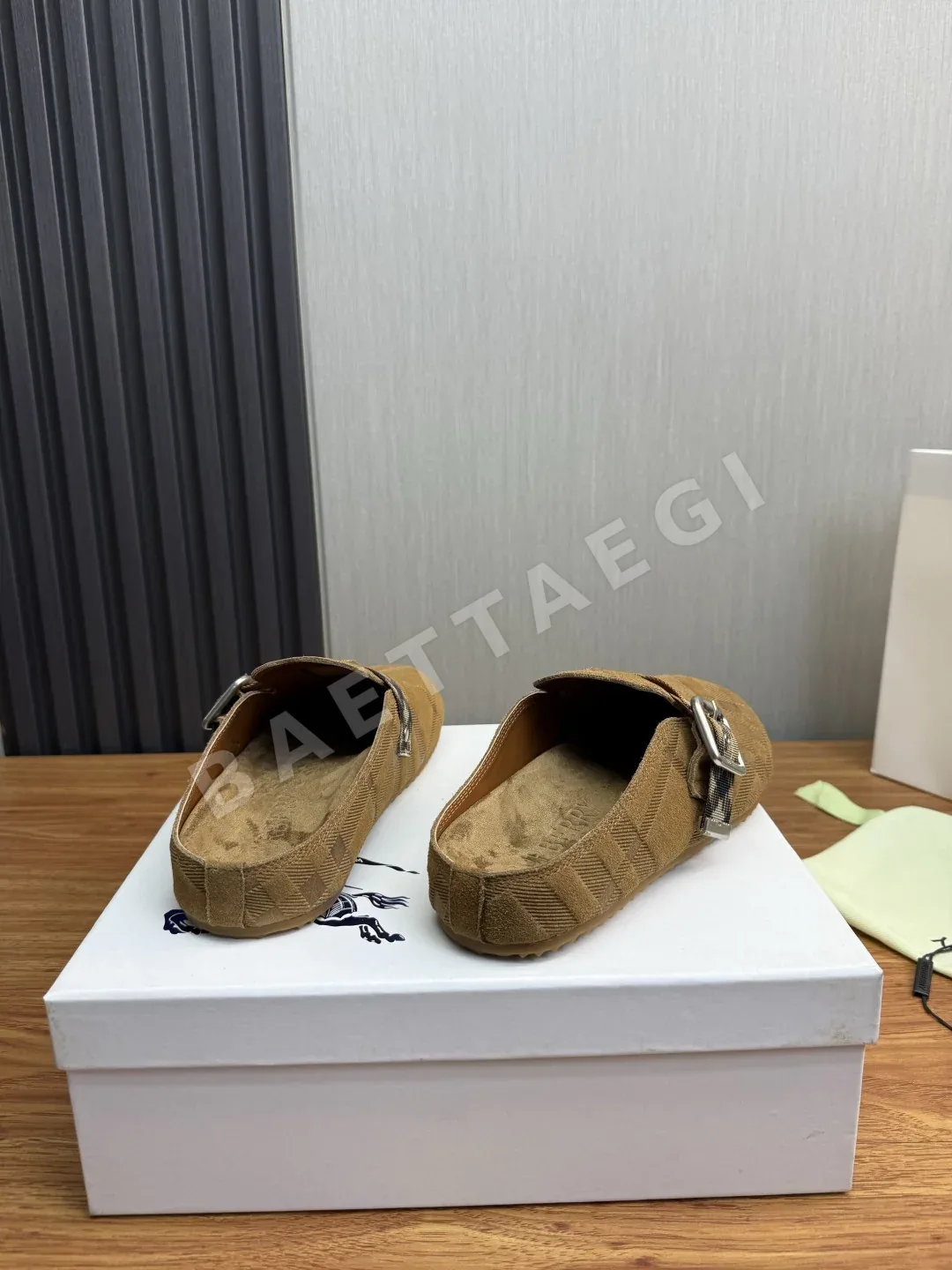 버버리 샌들 가죽 상세 이미지 5