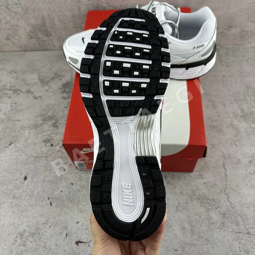 나이키 [CS] P 6000 CD6404-107 201535 Nike P-6000 White Metallic Silver Black 상세 이미지 6