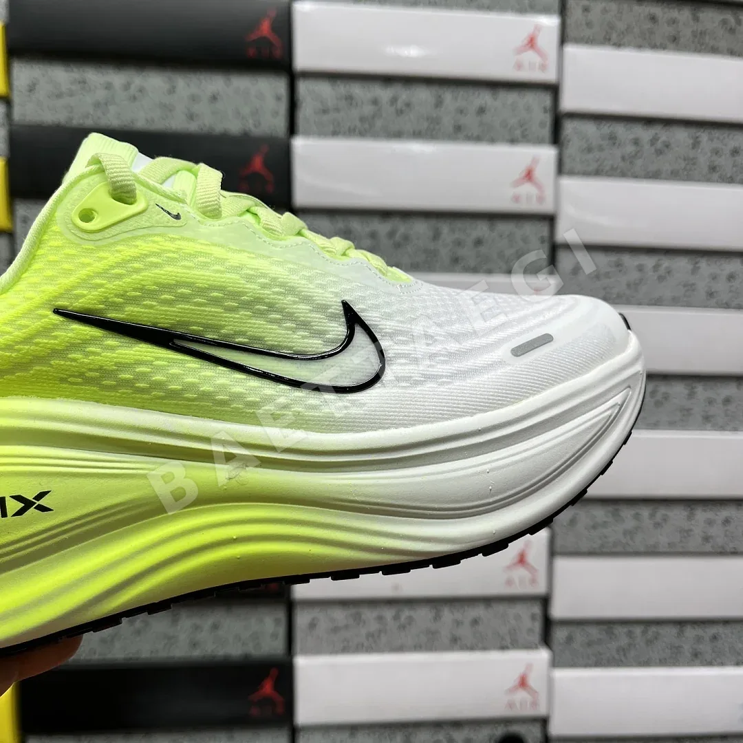 나이키 [XY] 보메로 플러스 IM2038-038 201681 Nike Vomero Plus 상세 이미지 3