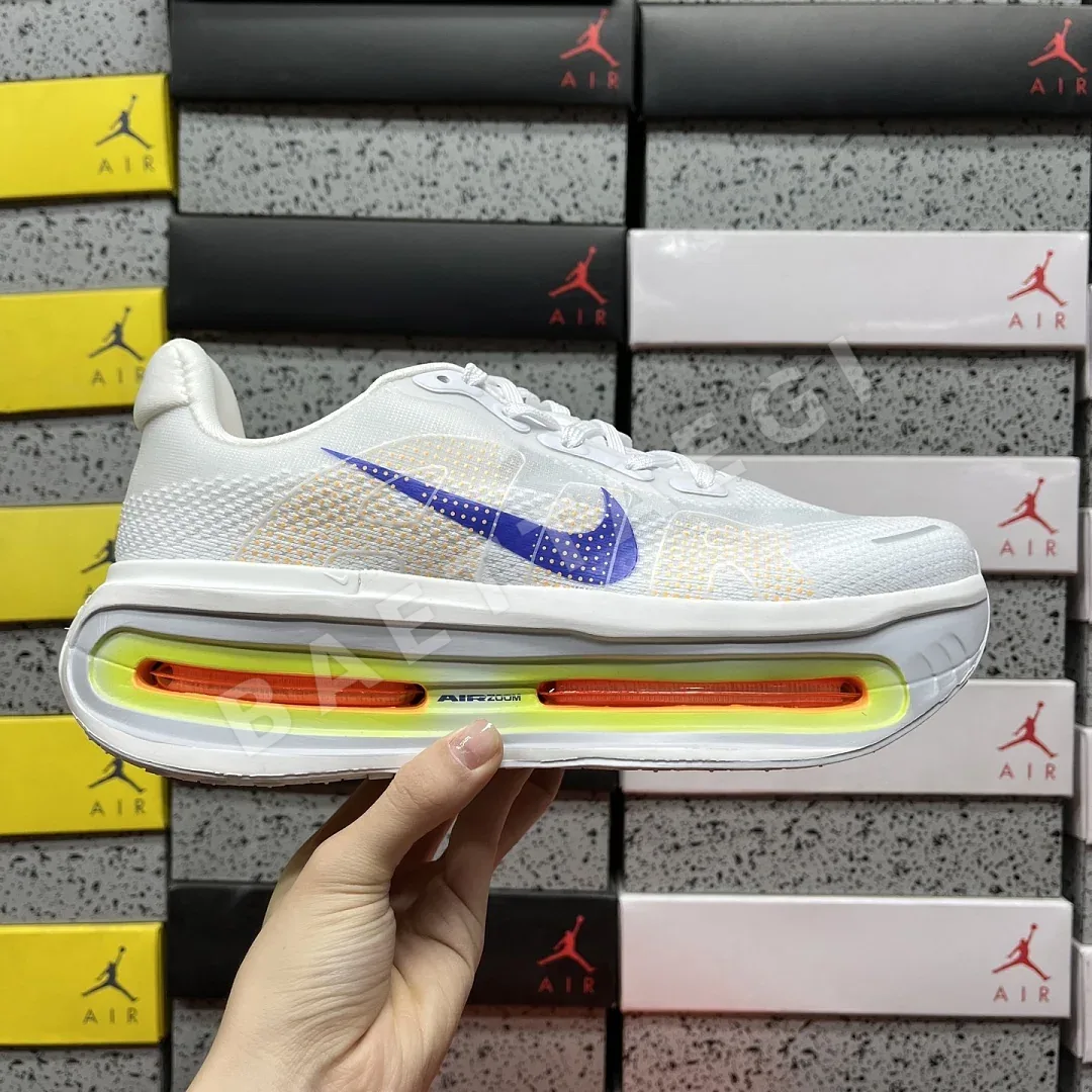 나이키 [CG] 보메로 프리미엄 HQ2050-101 202004 Nike Vomero Premium White Lapis Total Orange 상세 이미지 4
