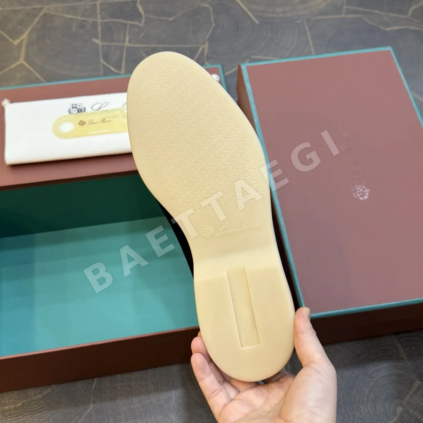 로로피아나 로퍼 스웨이드 상세 이미지 9