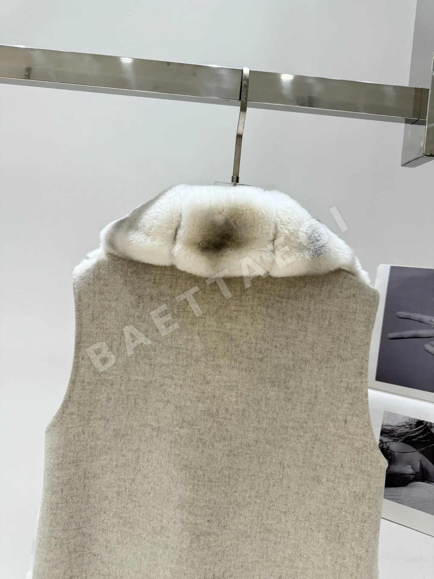 로로피아나 토끼털 캐시미어 여성 베스트 상세 이미지 9
