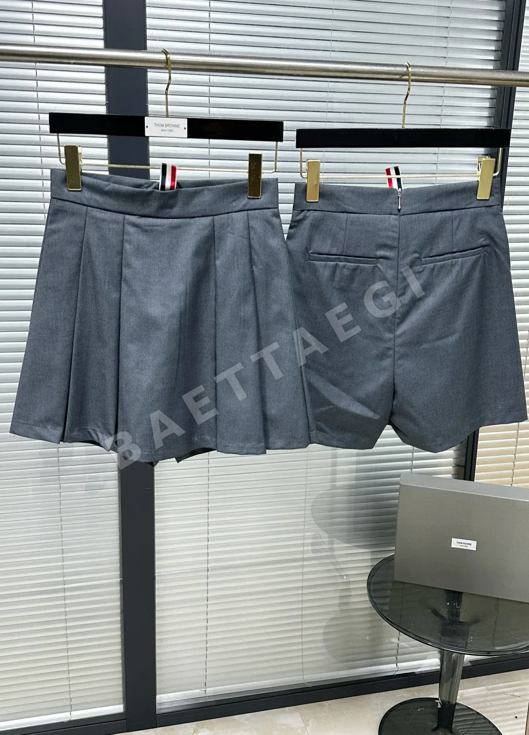 톰브라운 트리콜로르 웨빙 플리츠 미니스커트 상세 이미지 5