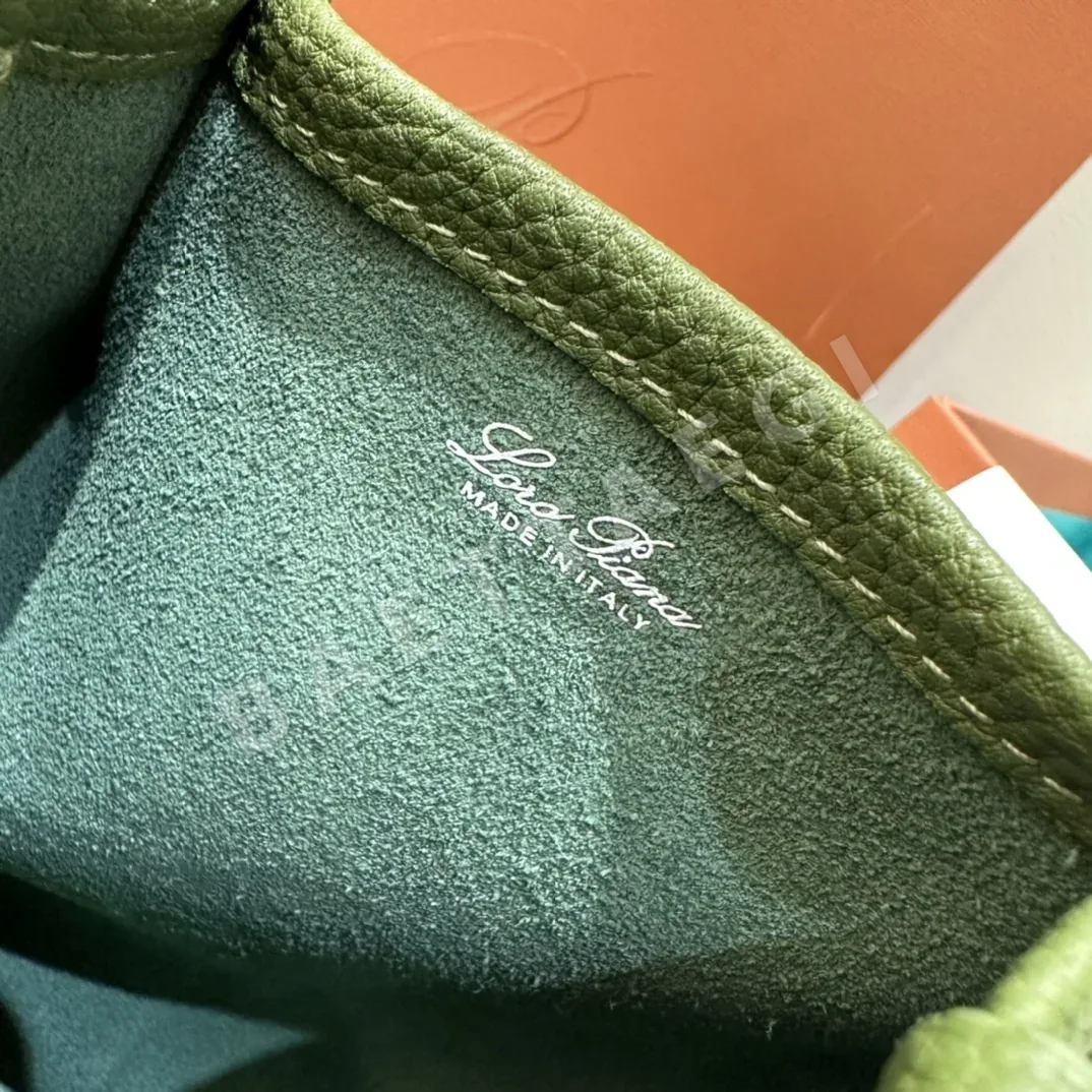 로로피아나 다크 그린 송아지가죽 버킷백 상세 이미지 7