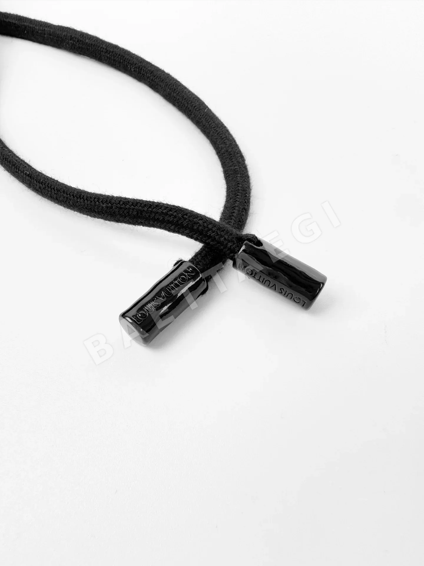 루이비통 모노그램 엠보싱 테리 크로스 자켓 상세 이미지 6