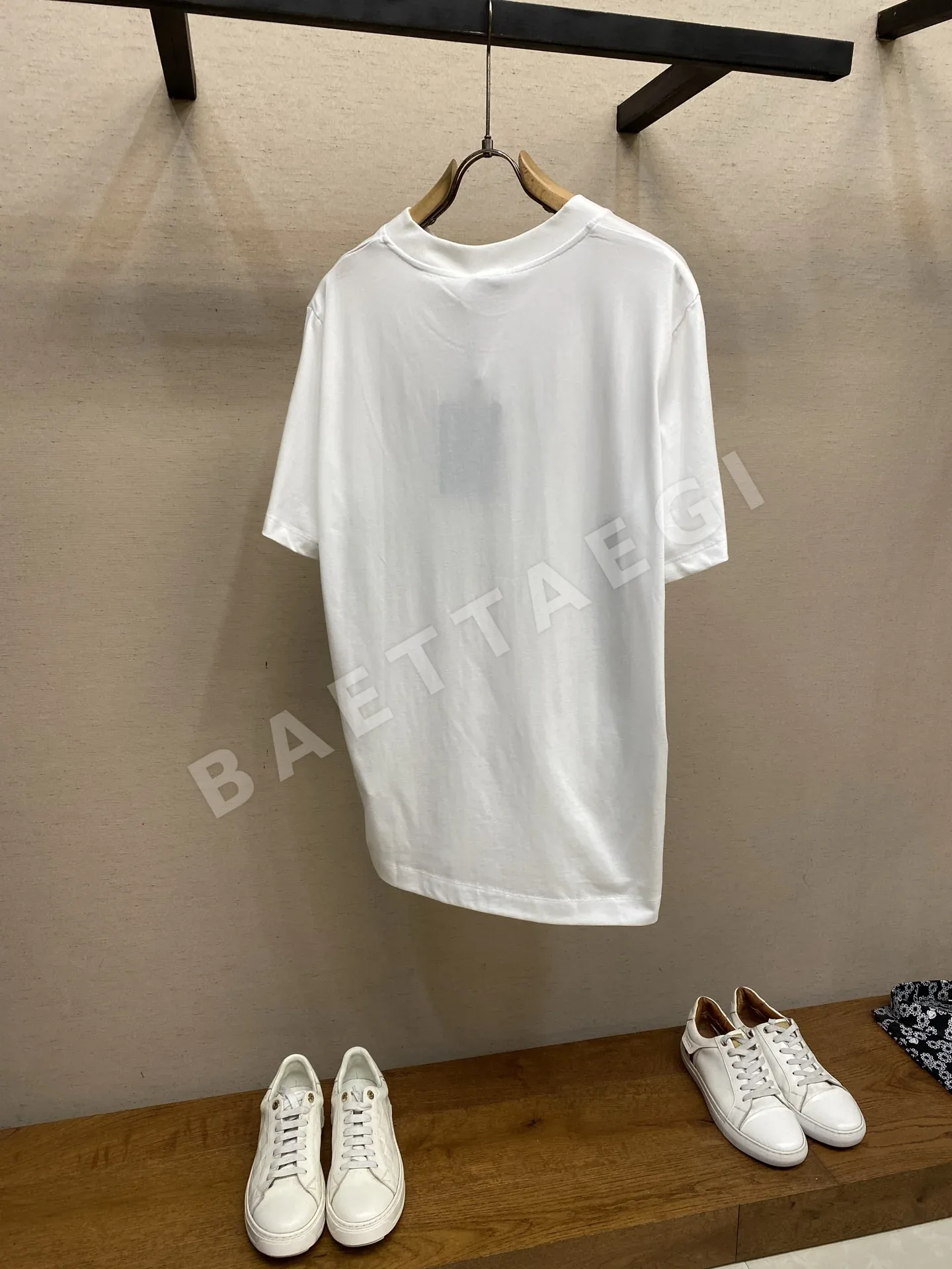몽클레르 프린트 크루넥 반팔 티셔츠 상세 이미지 2