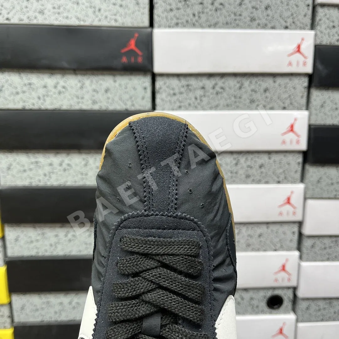 나이키 [YJ] HV8547-001 201605 Nike Moon Shoe SP Jacquemus Off Noir 상세 이미지 2