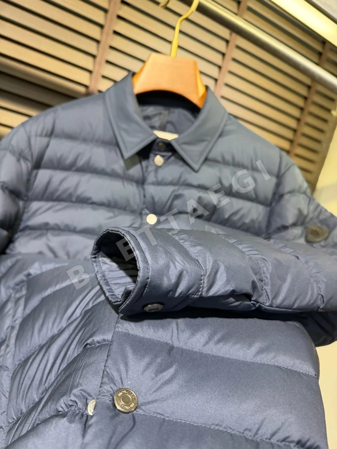 몽클레르 부르동 다운 셔츠 자켓 네이비 M6502 상세 이미지 7