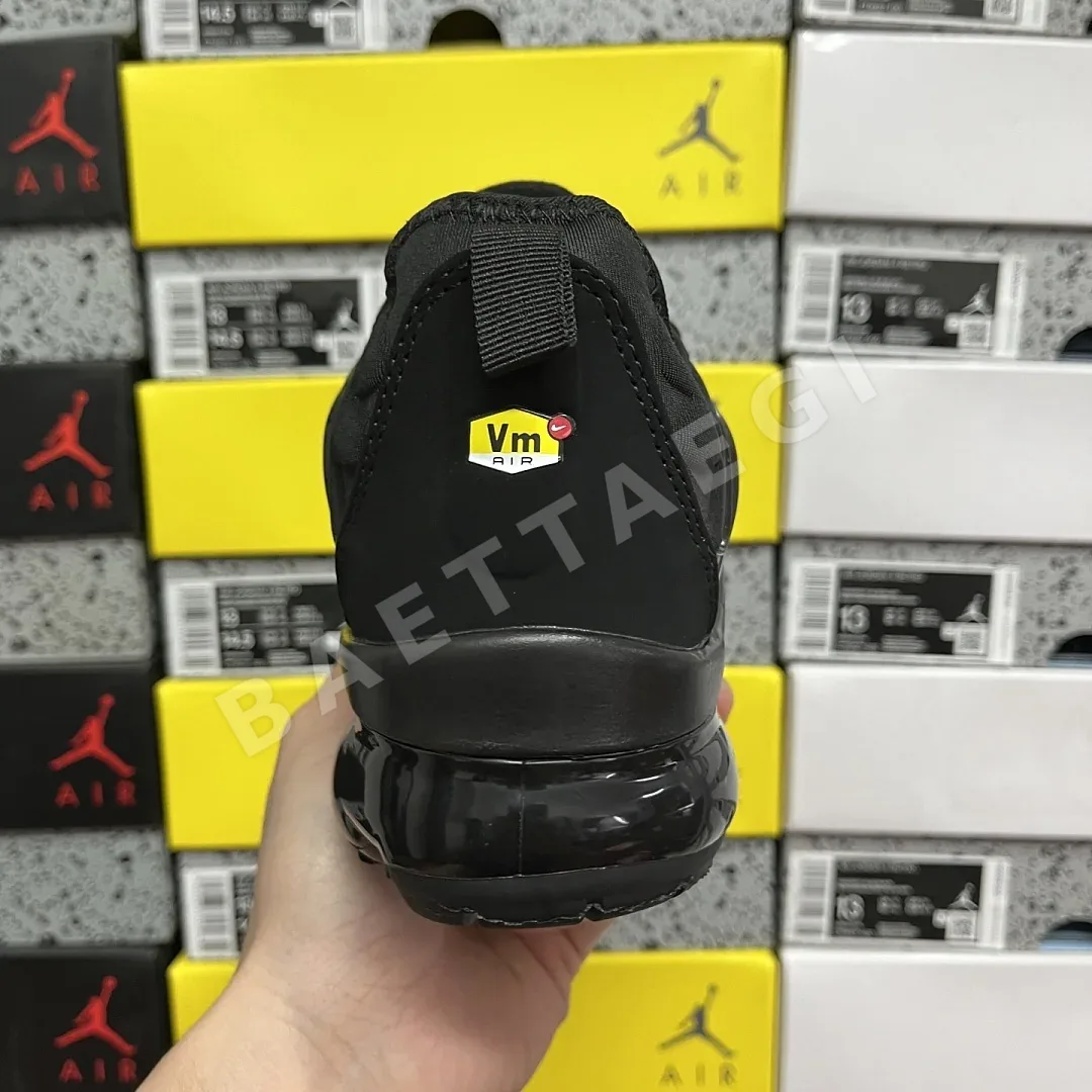 나이키 [OT] 에어 베이퍼맥스 플러스 924453-004 201566 Nike Air VaporMax Plus Triple Black 상세 이미지 2