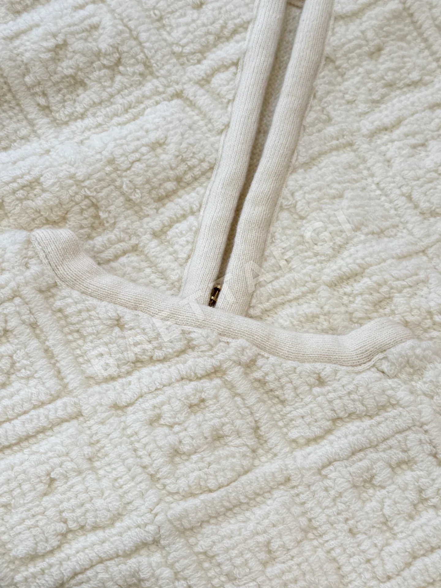 루이비통 3D 다이아몬드 패턴 울 가디건 상세 이미지 8