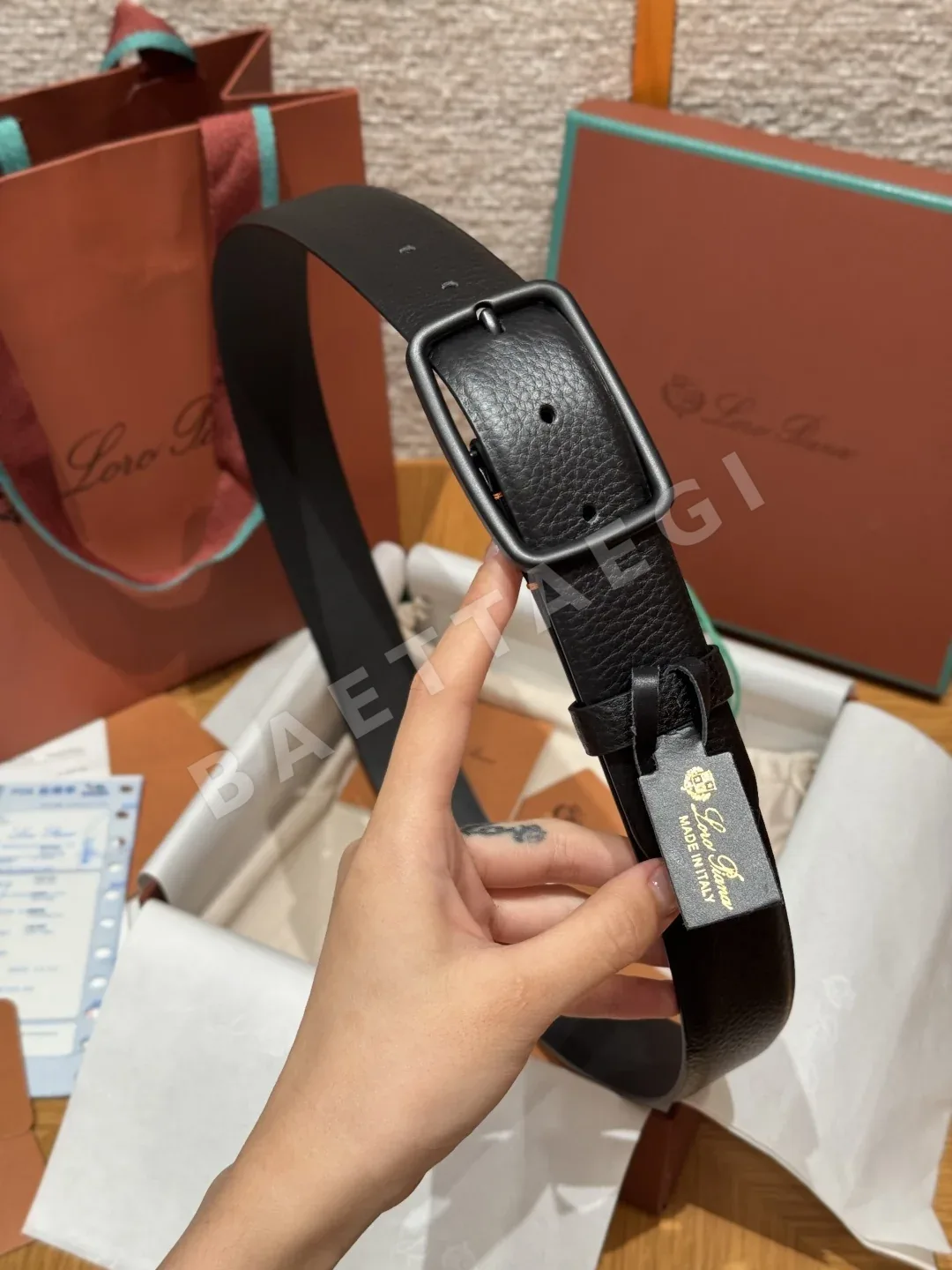 로로피아나 벌룬 가죽 벨트 상세 이미지 3