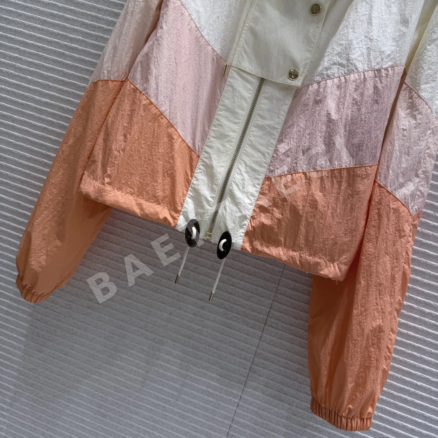 루이비통 그라데이션 메시 경량 여성 자켓 상세 이미지 6