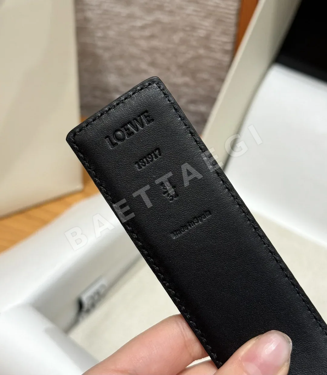 로에베 아나그램 양면 가죽 벨트 상세 이미지 9