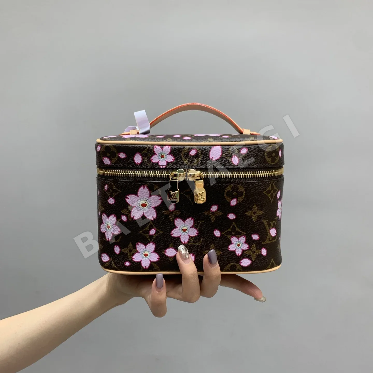 루이비통 로메가 미니 벚꽃 메이크업 파우치 M14181 38661