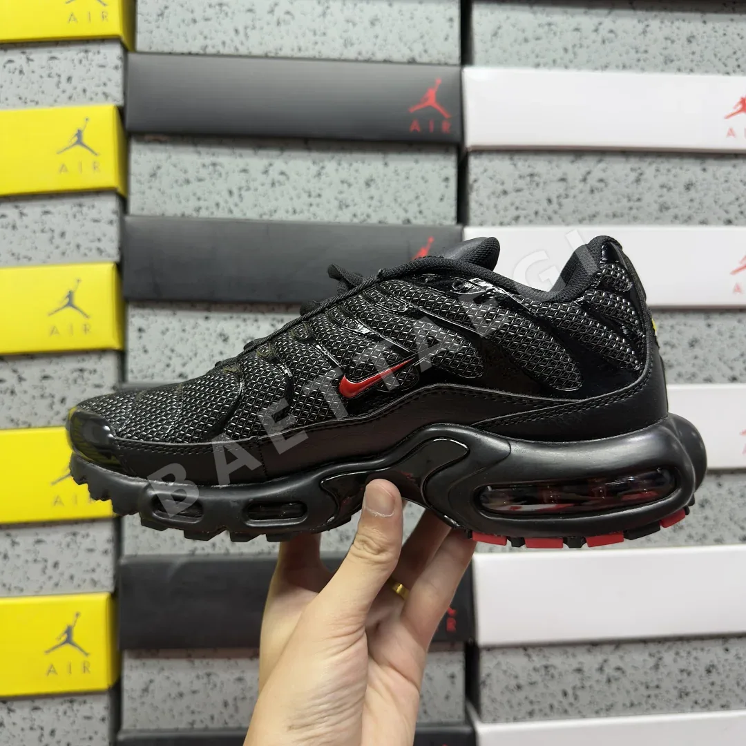 나이키 [BD] 에어 맥스 플러스 DO6383-001 201863 Nike Air Max Plus Metal Mesh Black Red 상세 이미지 5