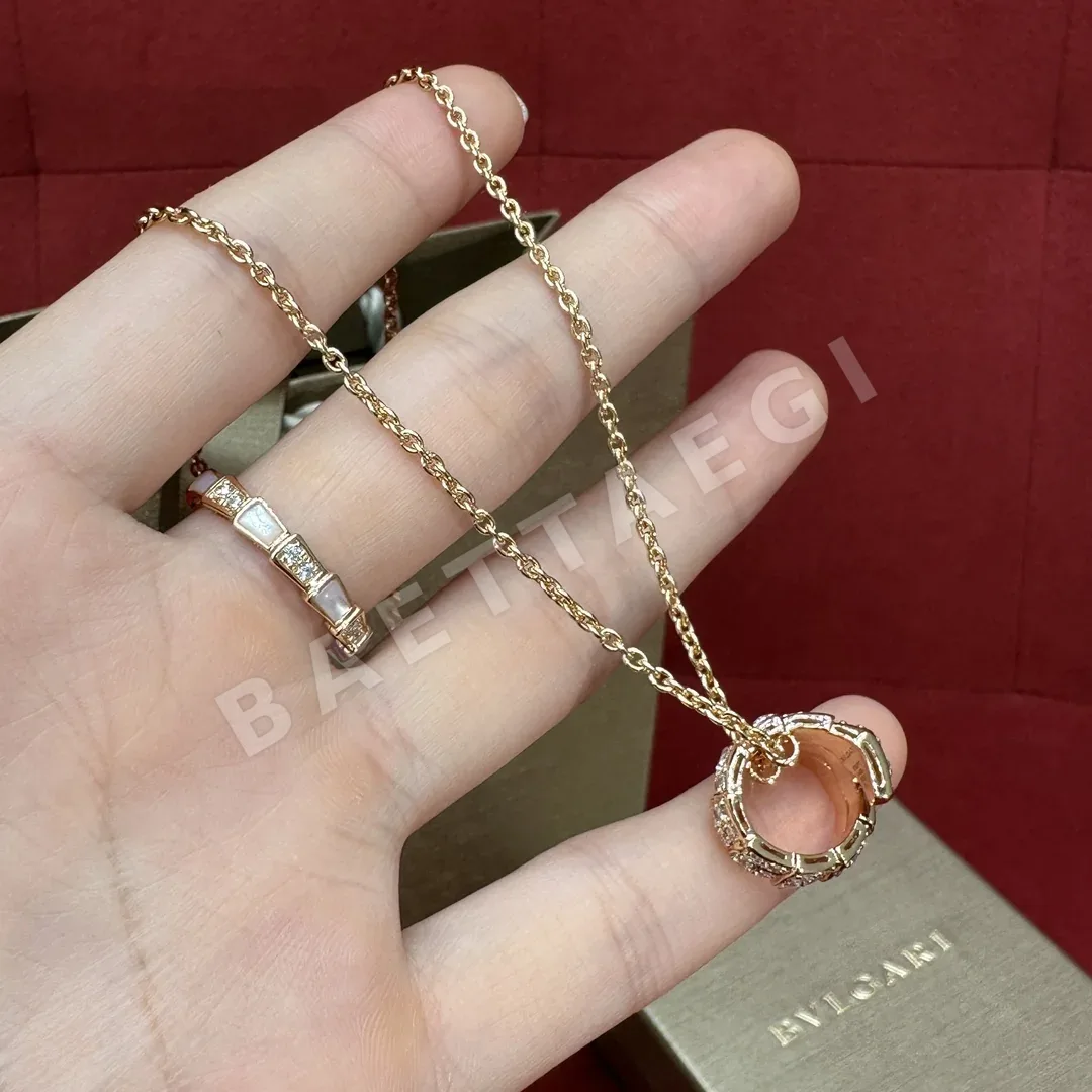 불가리 세르펜티 바이퍼 풀 다이아몬드 목걸이 상세 이미지 3