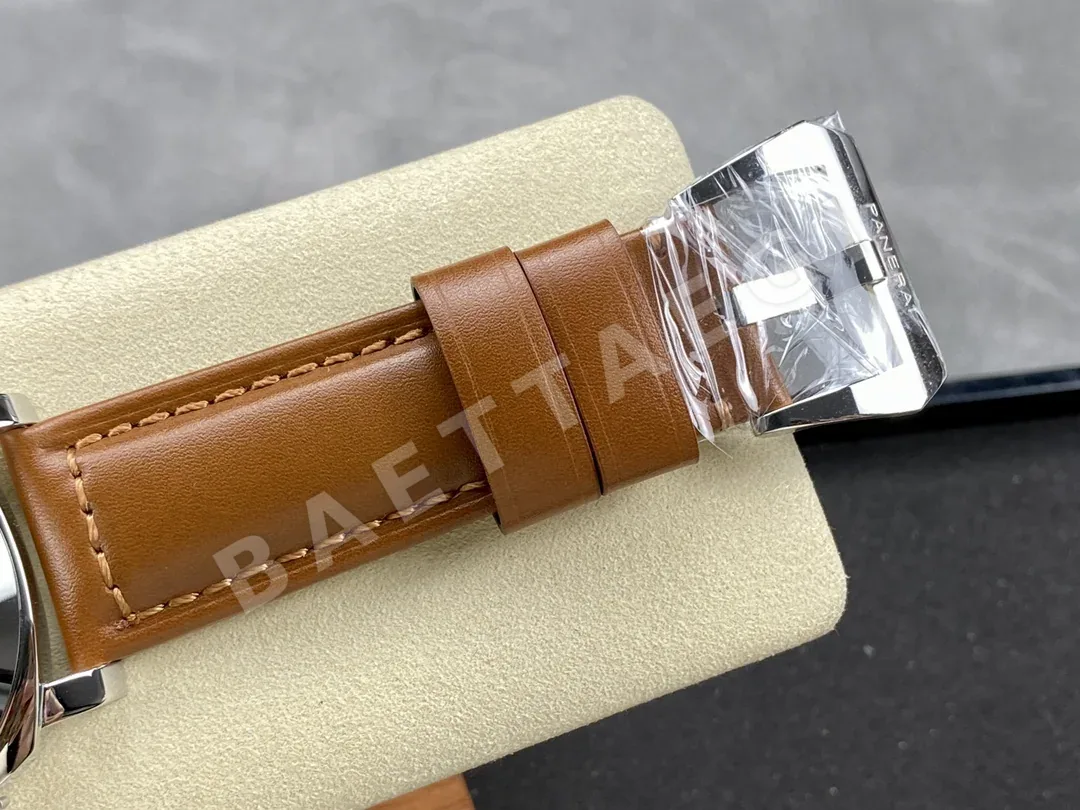 파네라이 PAM111 블랙 다이얼 수동 시계 상세 이미지 8