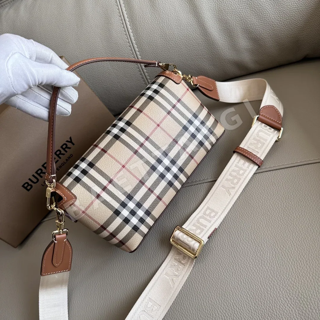 버버리 가방 상세 이미지 8