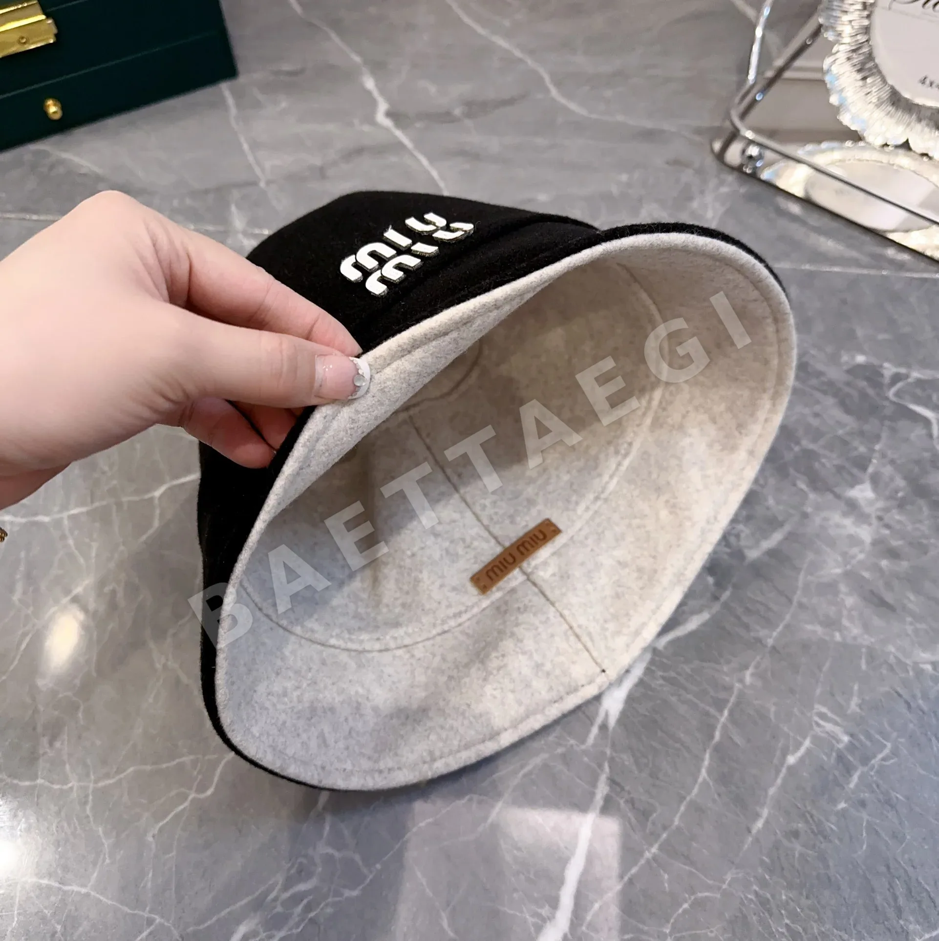 미우미우 모자 81144 Miu Miu Cap 상세 이미지 6
