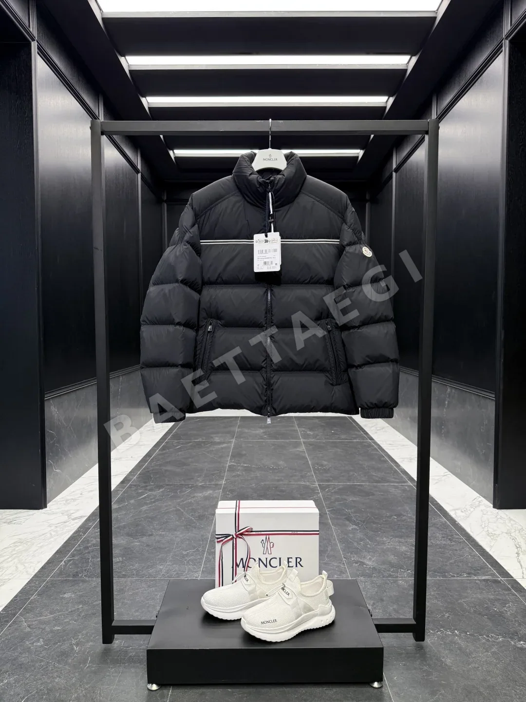 몽클레르 부바크(Moncler Bouvaque) 남성 숏 패딩 재킷