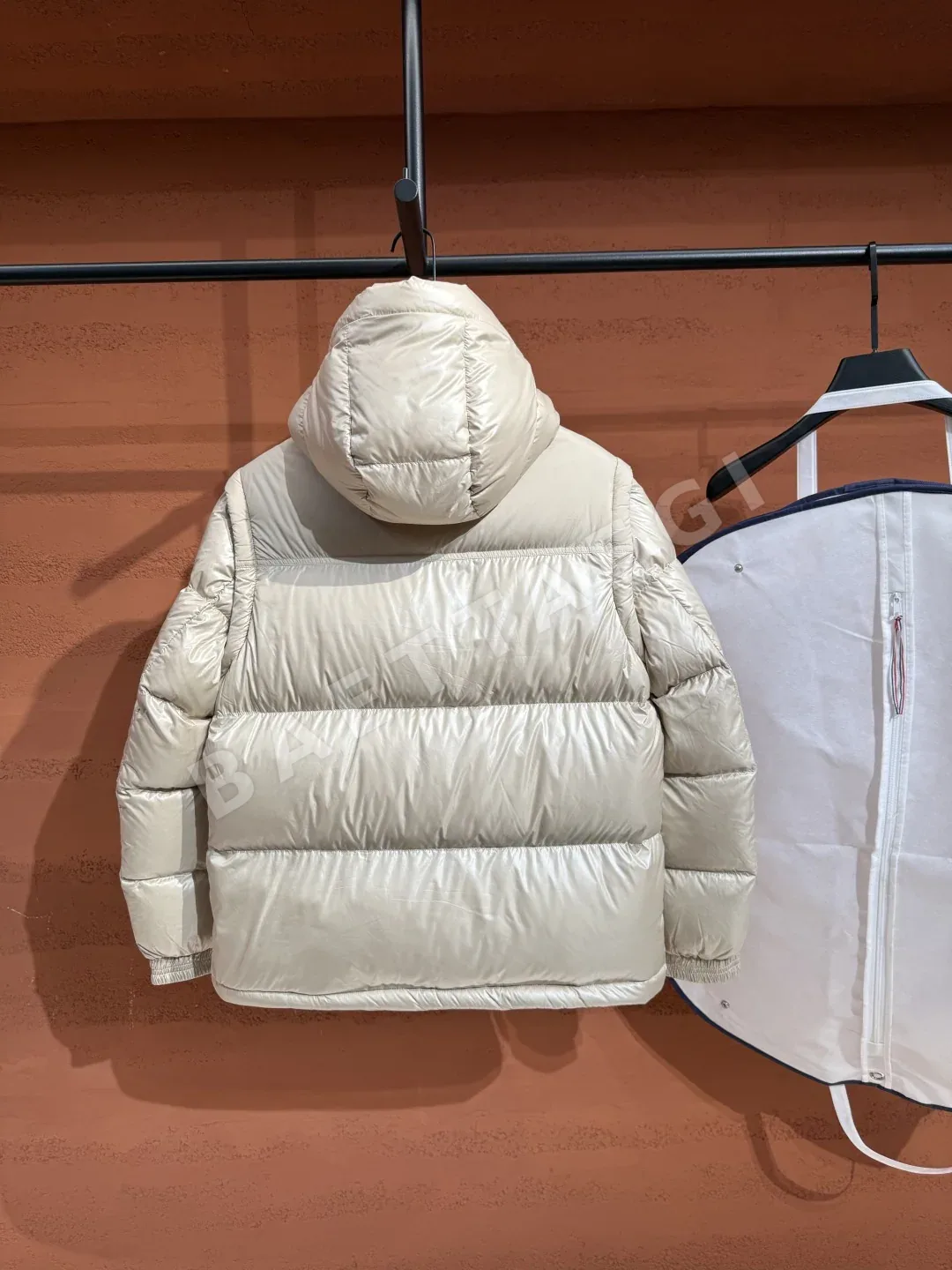 버버리 남성 탈착 베스트 패딩 점퍼 상세 이미지 8